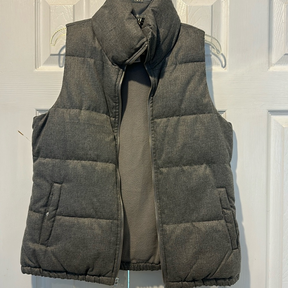 Old Navy Puffer Vest, Size Small